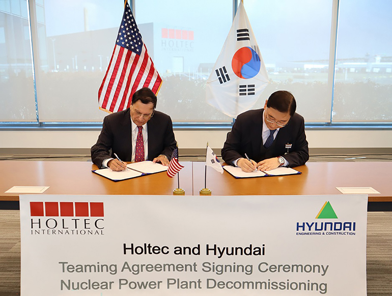 Hyundai E&C signed a teaming agreement on the development and commercialization of SMRs with SMR-leading firm Holtec. On March-end of this year, Hyundai E&C was the first Korean company to sign an agreement to cooperate on nuclear decommissioning in the U.S. (including Indian Point owned by Holtec) Hyundai E&C signed a teaming agreement on the development and commercialization of SMRs with SMR-leading firm Holtec. On March-end of this year, Hyundai E&C was the first Korean company to sign an agreement to cooperate on nuclear decommissioning in the U.S. (including Indian Point owned by Holtec)